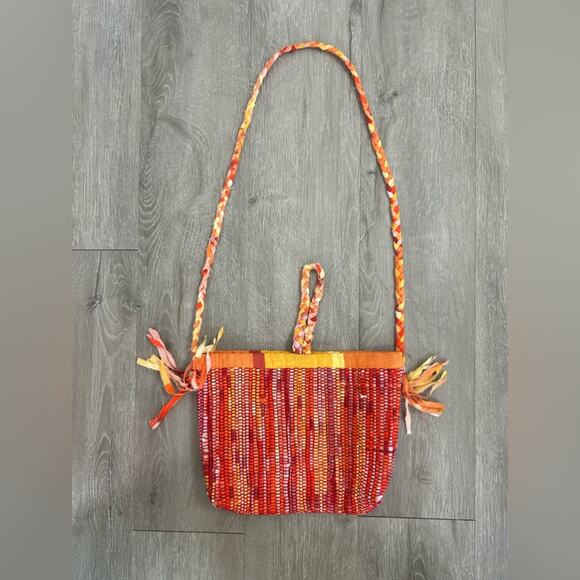 Handmade cloth- buttoned closure - crossbody - boho- purse bag- red tassel - Picture 3 of 8